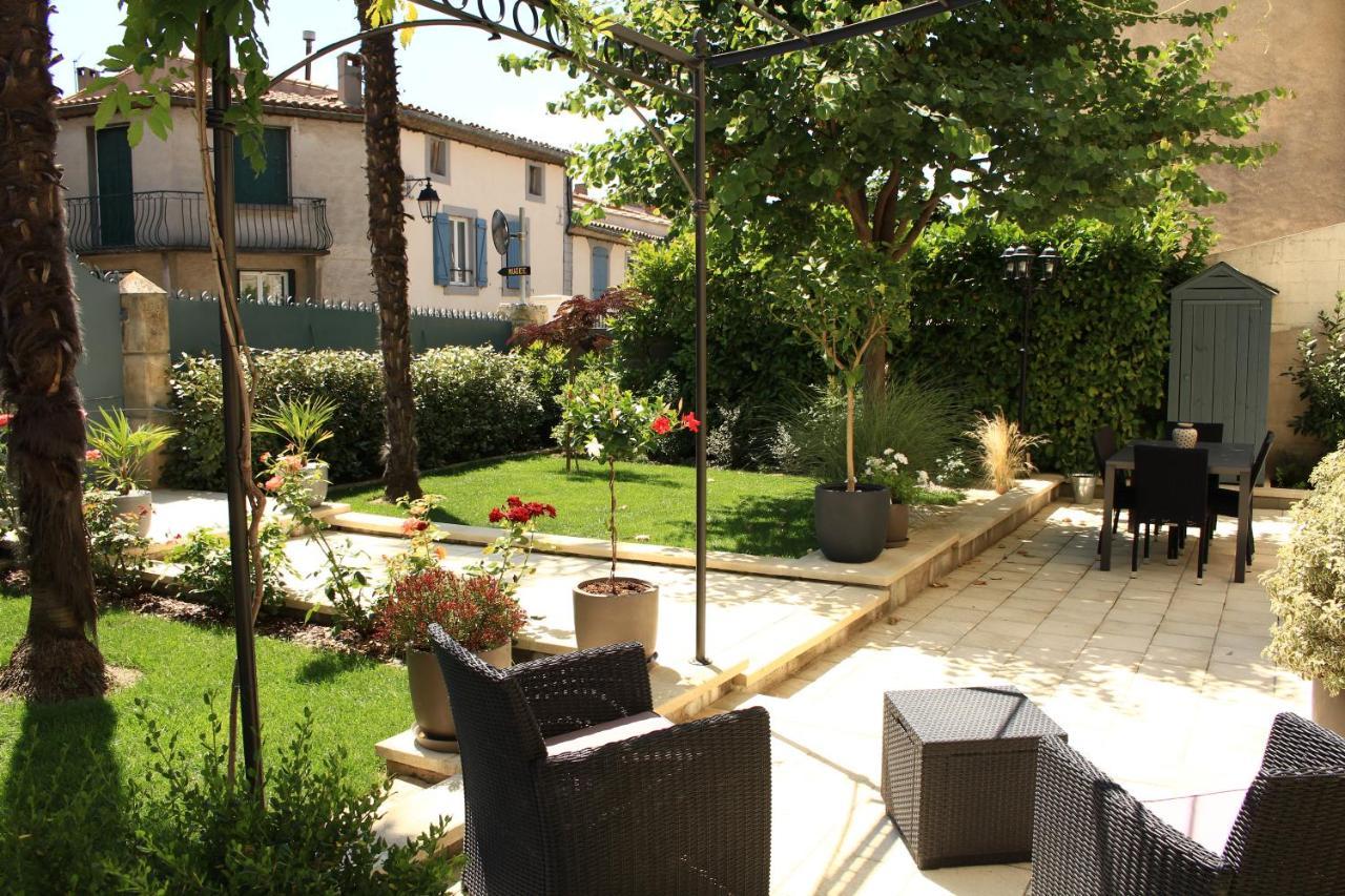 La Glycine Blanche Hotel Pomas Bagian luar foto