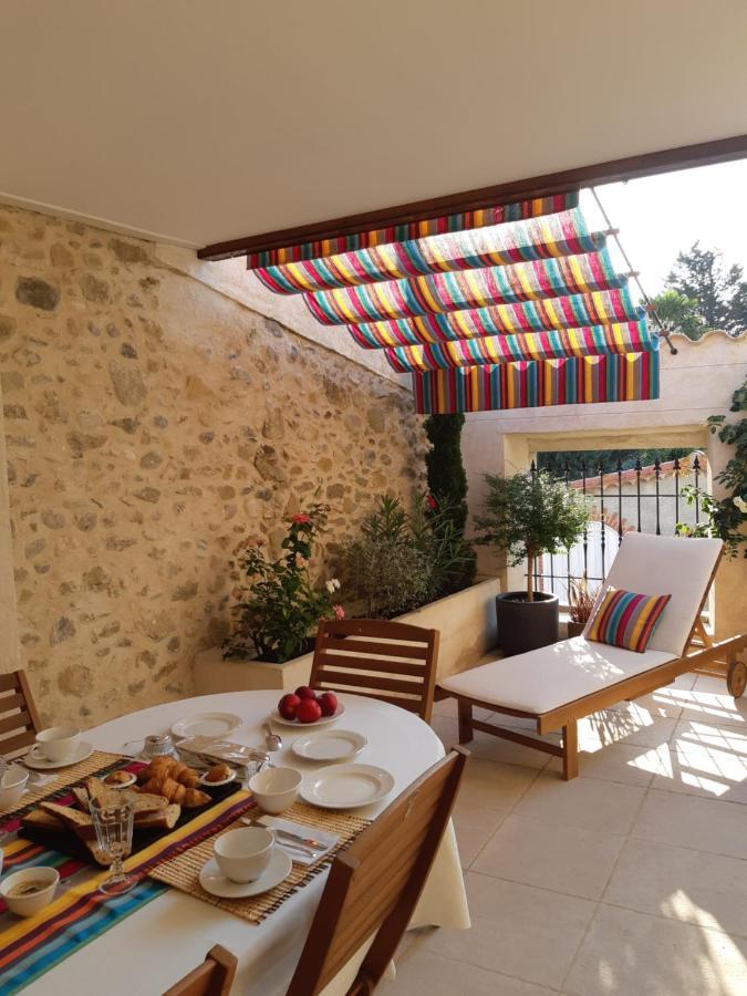 La Glycine Blanche Hotel Pomas Bagian luar foto
