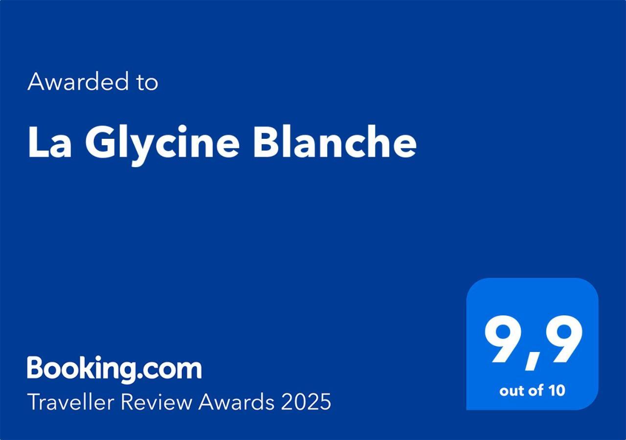 La Glycine Blanche Hotel Pomas Bagian luar foto